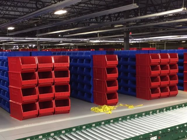 Quantum Storage QUS221 Heavy-Duty Stackable Plastic Storage Bins - Image 7