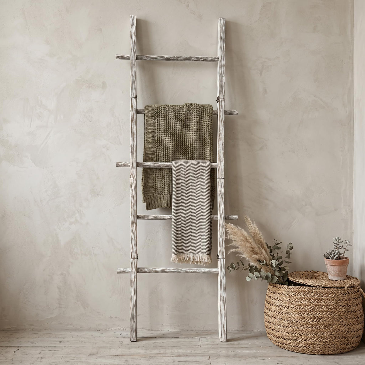 Solid Wood Blanket Ladder, 5-Tier Towel Rack with Hooks - Image 1
