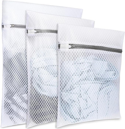 Mesh Laundry Bags for Delicates(Honeycomb), 3 Pcs Laundry Bags Mesh Wash Bags in 3 Sizes(1 Large, 1 Medium, 1 Small), Lingerie Bags for Washing Delicates, Garment Bag for Washing Machine