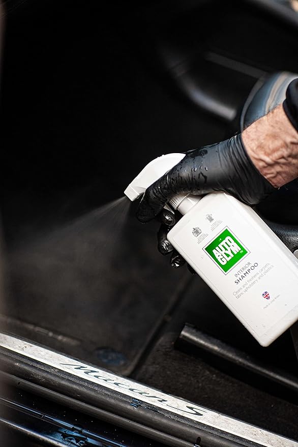 Autoglym Interior Shampoo, 500ml - Car Interior Shampoo That Cleans and Freshens Carpets, Fabrics, Upholstery and Plastics, White