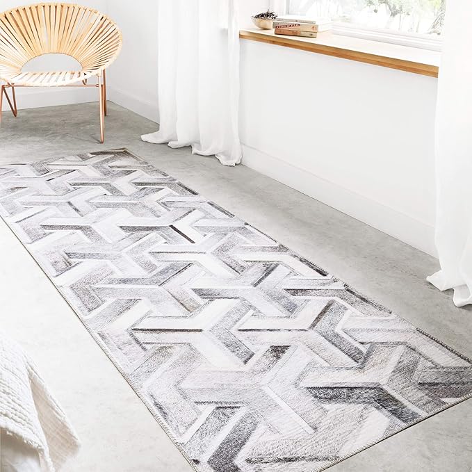 Loloi Maddox Collection MAD-05 Silver/Ivory 2'-6" x 7'-6" Runner Rug